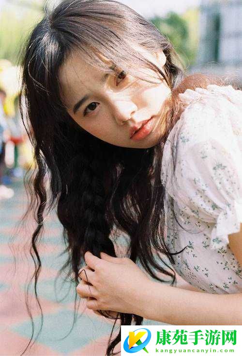 老太婆-BBwwBBww-偷窥：让人惊讶的行为背后究竟隐藏着什么