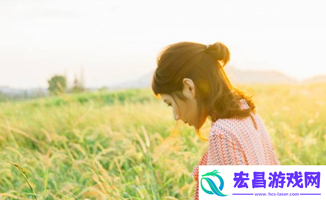 女学生被-c-扒衣服：追求更优质的体验-卡手游