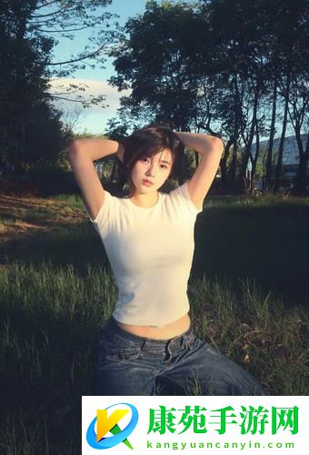 金毛与女主人-温馨合体生活的那些奇妙瞬间-让人忍不住想要“打call”！