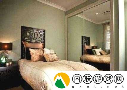 酒店镜子对着床-你知道有何用吗